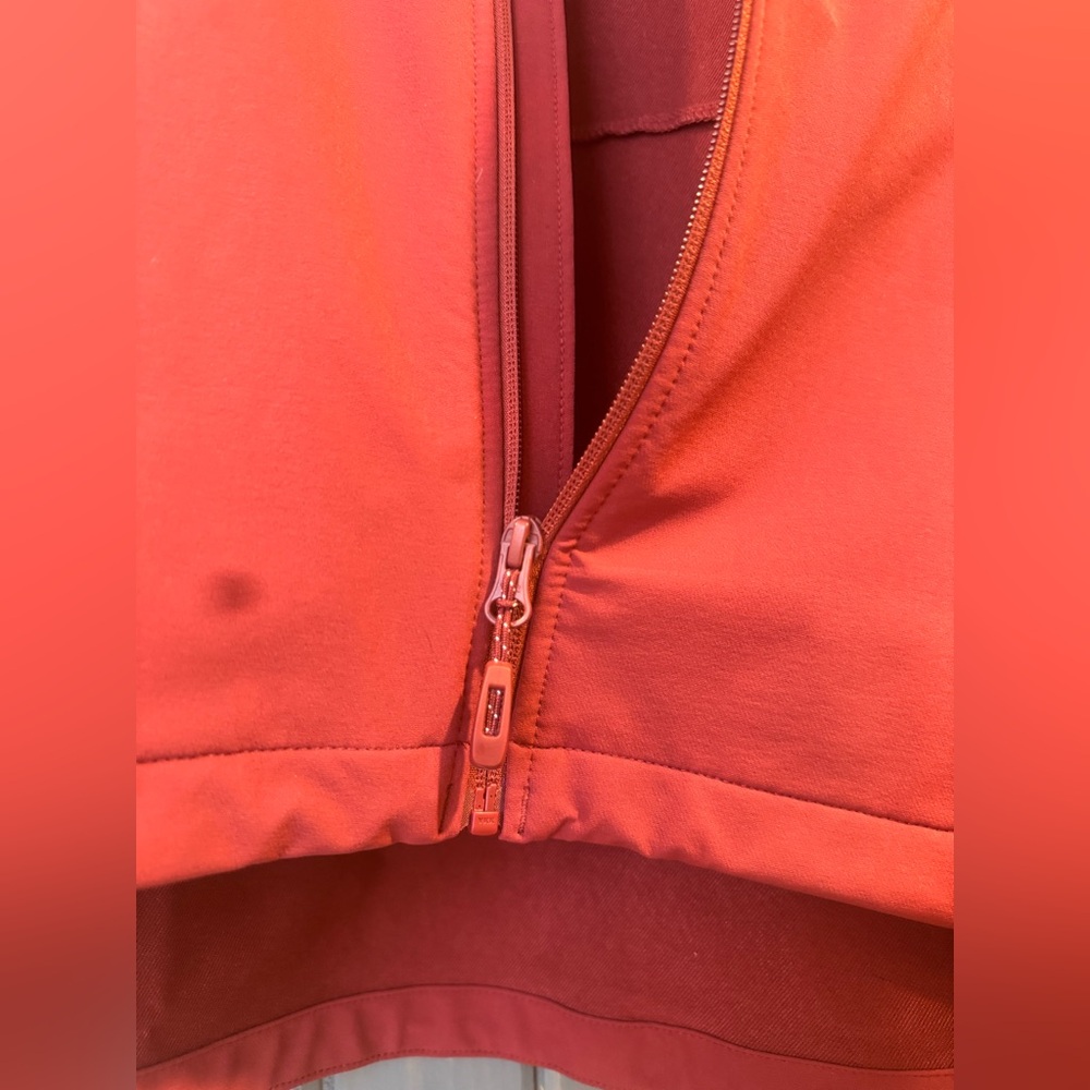 Red soft shell Jacket - Picture 6 of 9